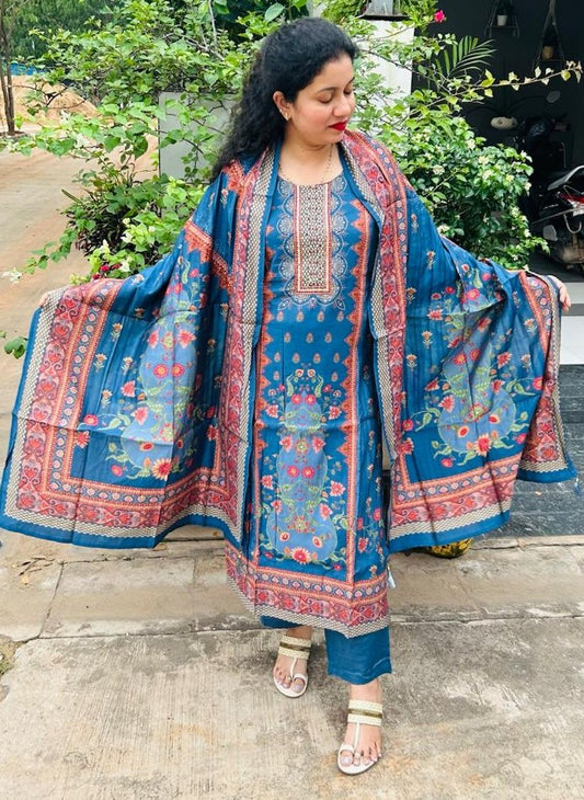 Blue Kurta Suit Set, with printed Duppatta